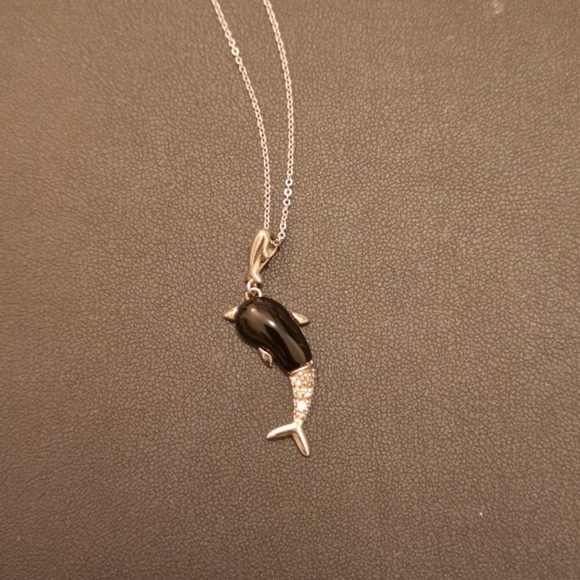 Dolphin necklace - Picture 3 of 3